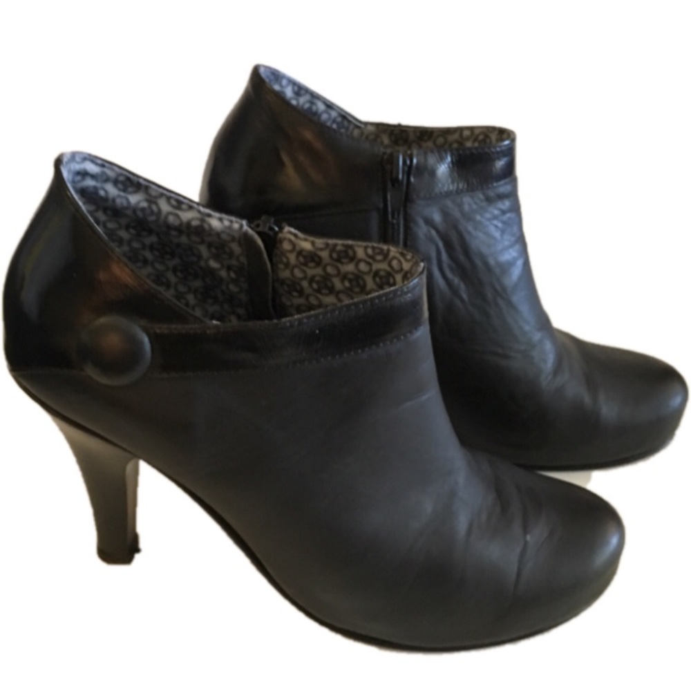 Black leather sexy booties
